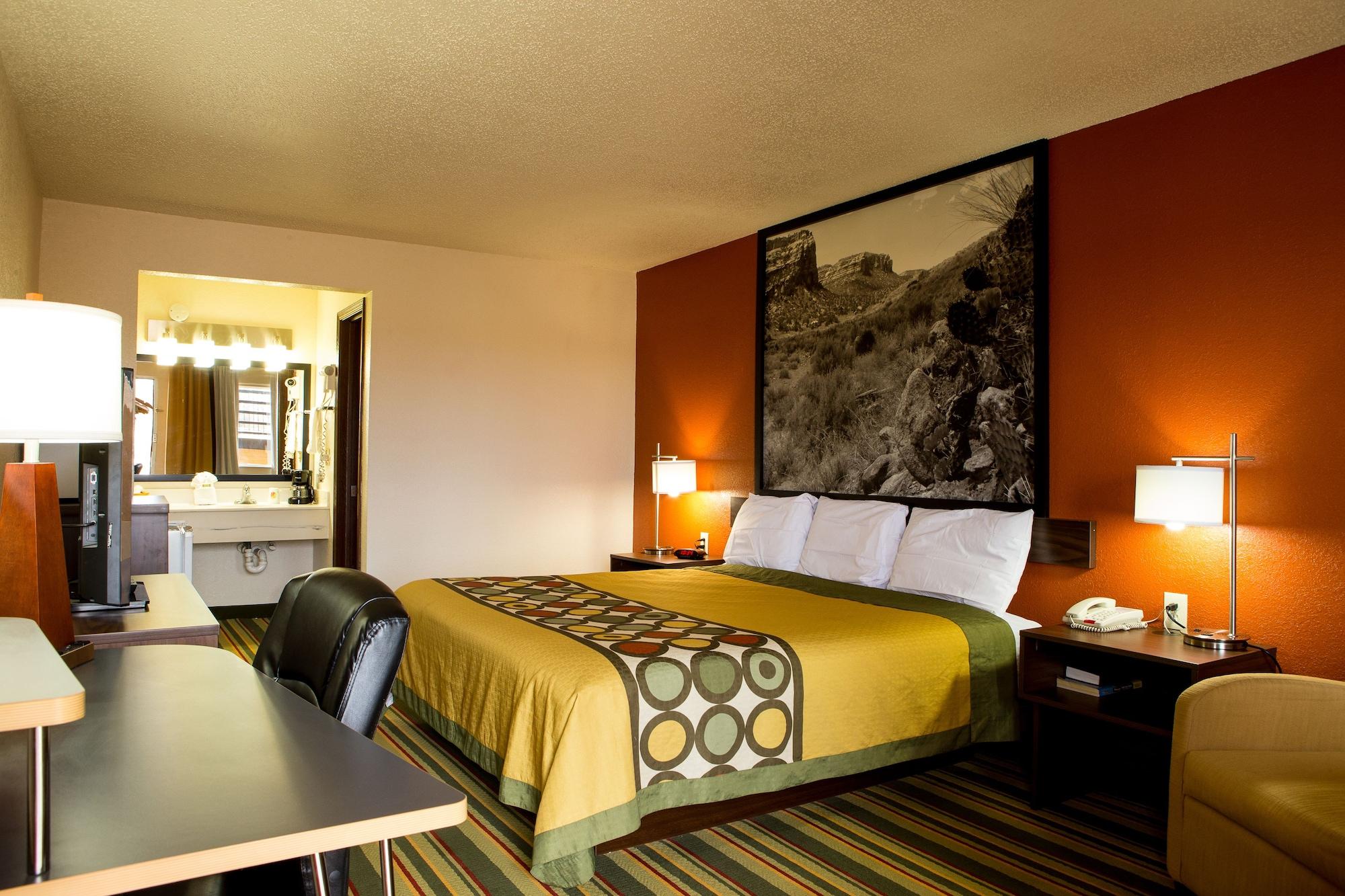 Super 8 By Wyndham Woodward Hotel Exterior foto
