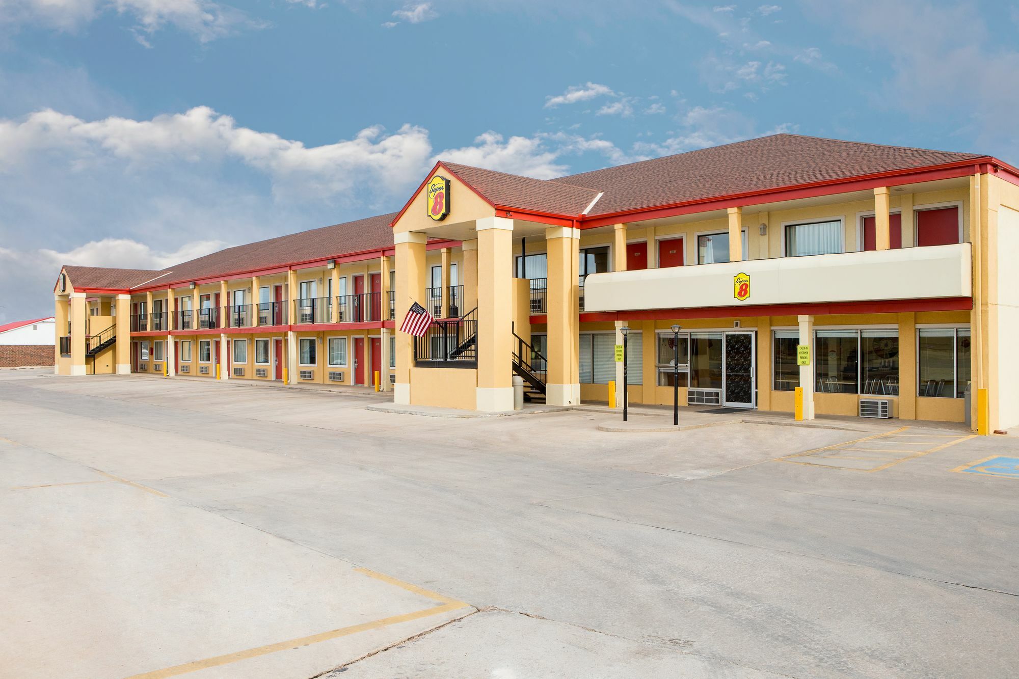 Super 8 By Wyndham Woodward Hotel Exterior foto